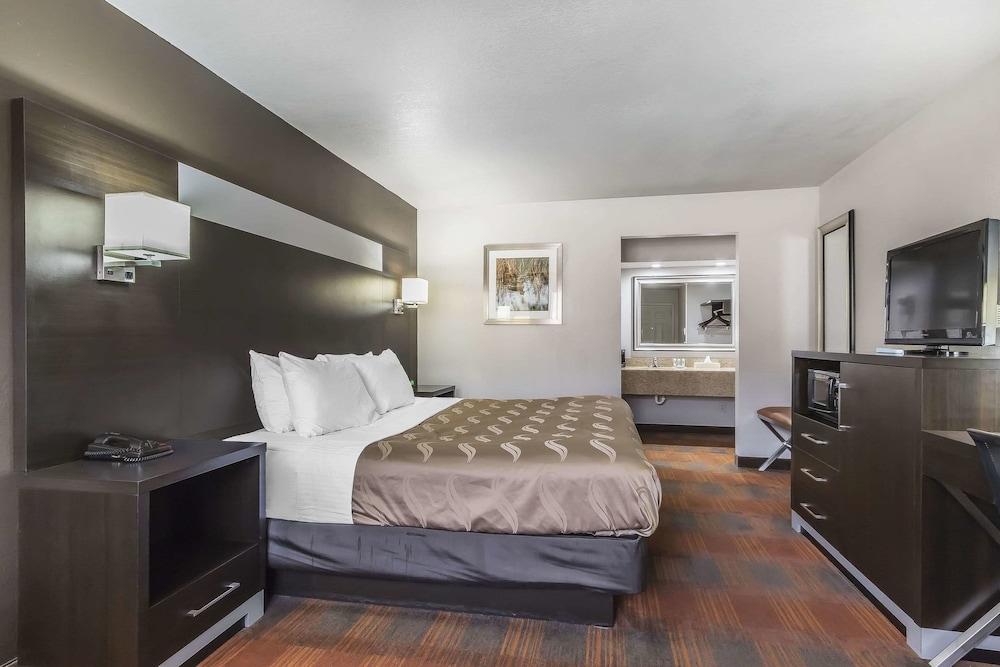 Quality Inn & Suites Stuttgart North photo 32