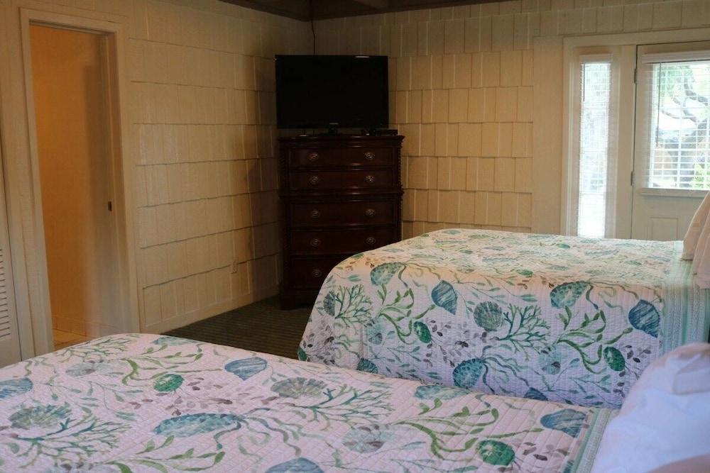 Pelican Bay Resort photo 4