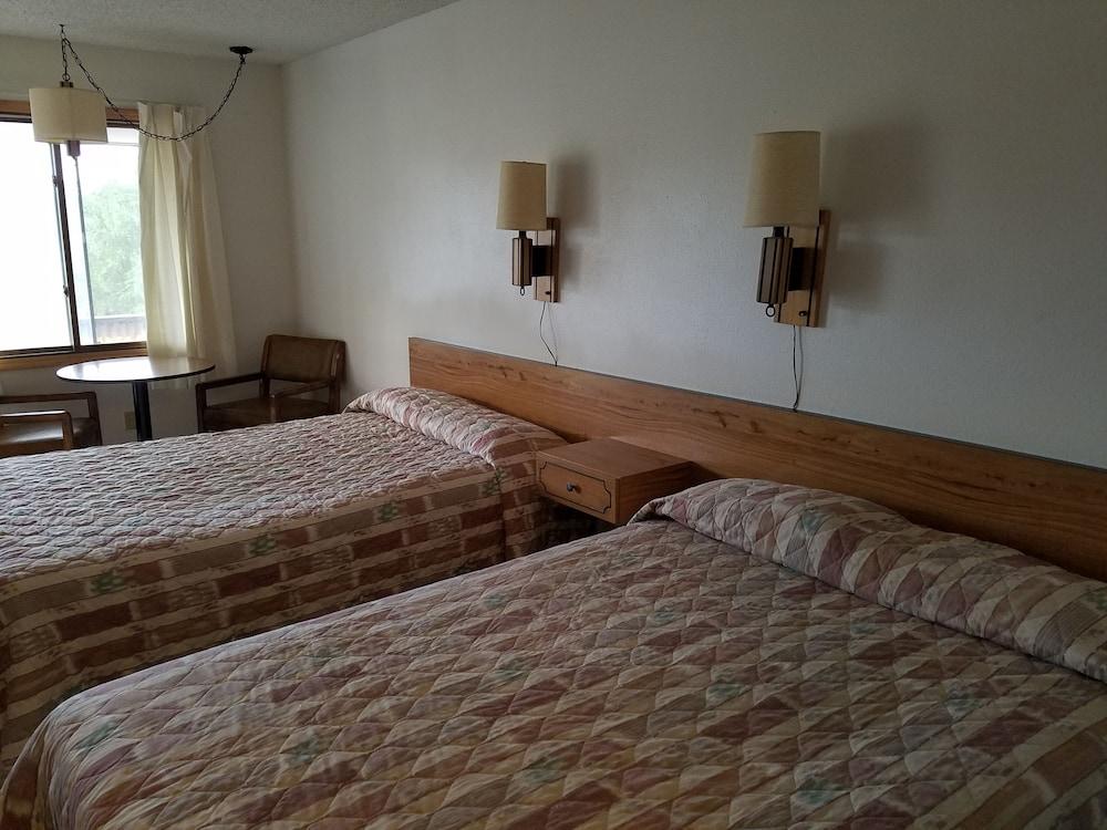 Moorcourt Motel photo 25