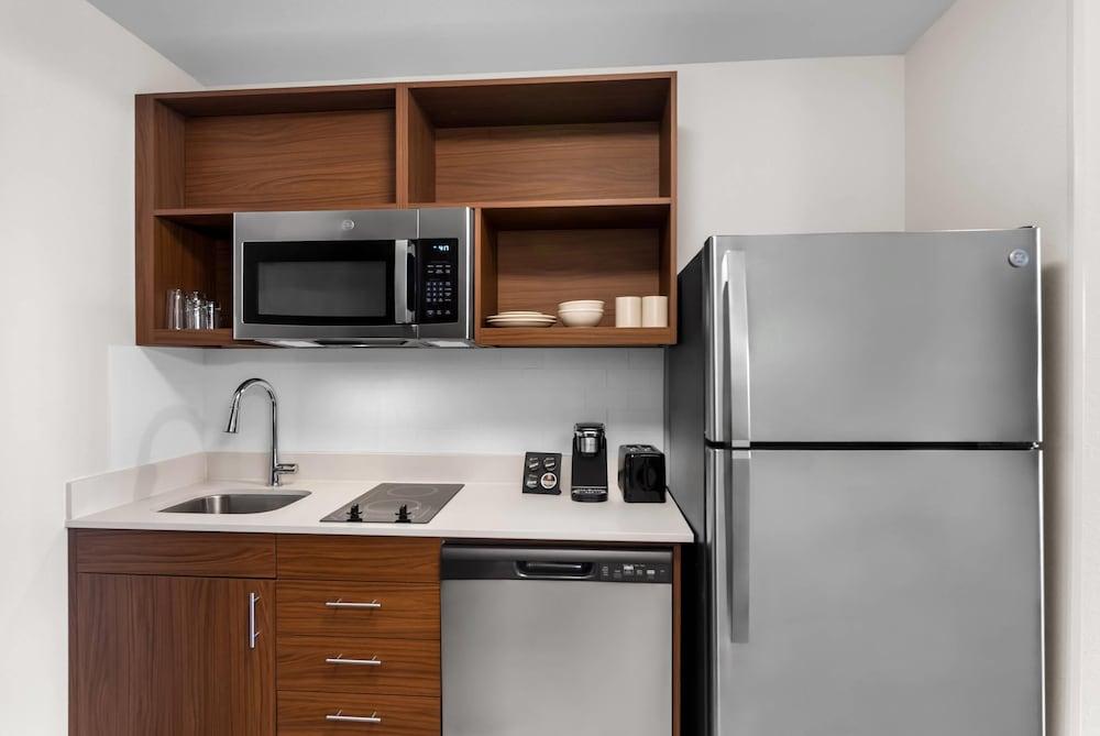 Everhome Suites Bastrop photo 9