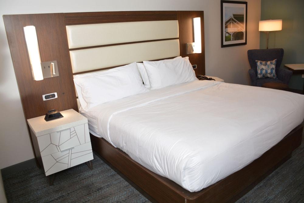 Four Points by Sheraton Fayetteville Fort Bragg photo 4