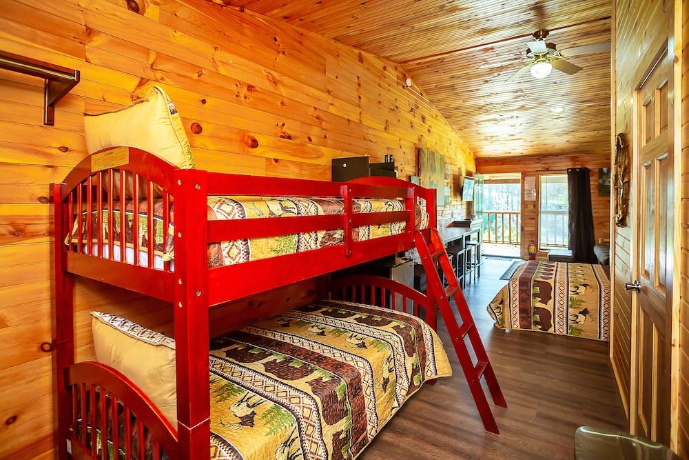 Bigfoot Lodge Room Three photo 7