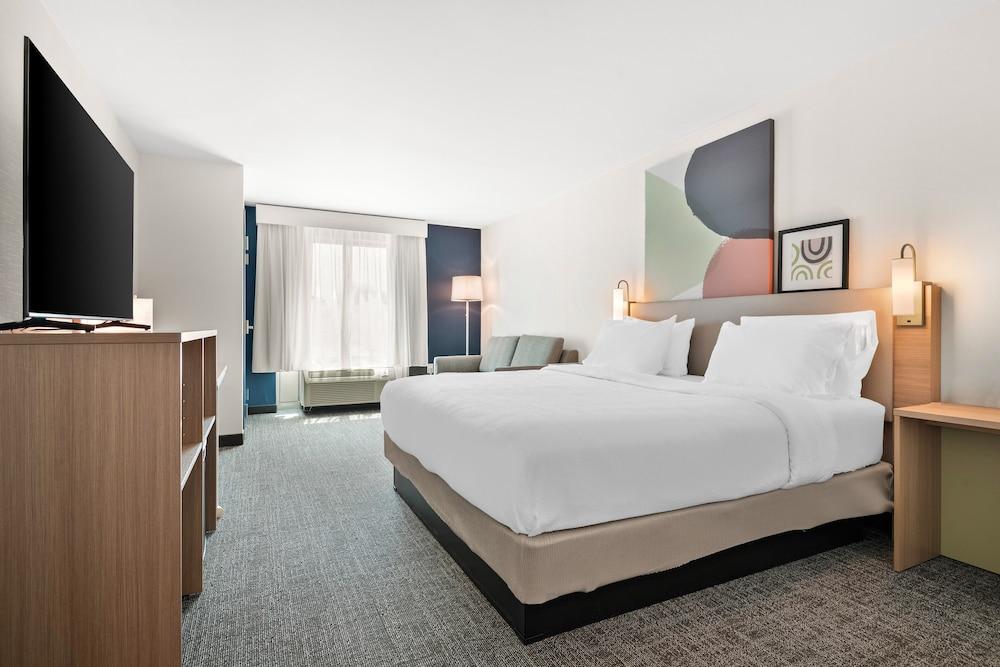 Spark by Hilton Hummelstown Hershey photo 3