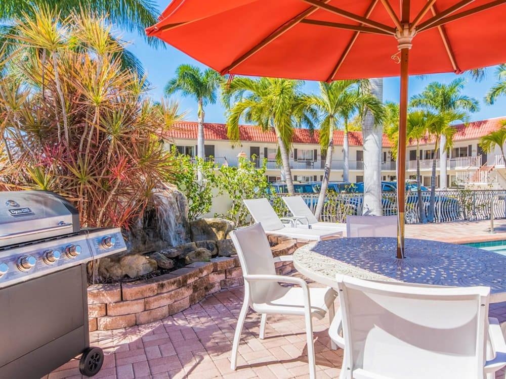 Hibiscus Suites - Gateway to Siesta Key photo 23