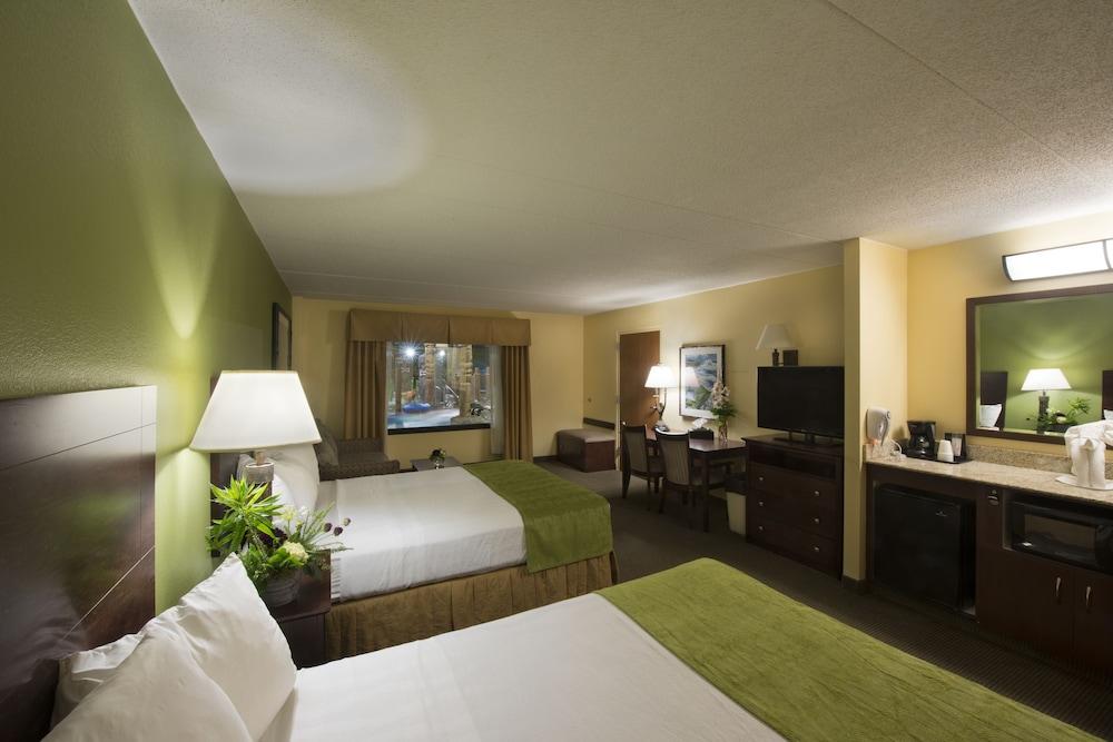 Edgewater Hotel & Waterpark photo 32