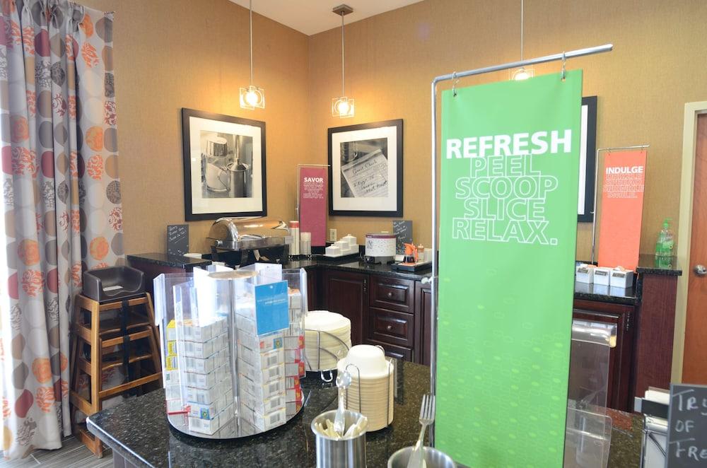 Hampton Inn Vidalia photo 29