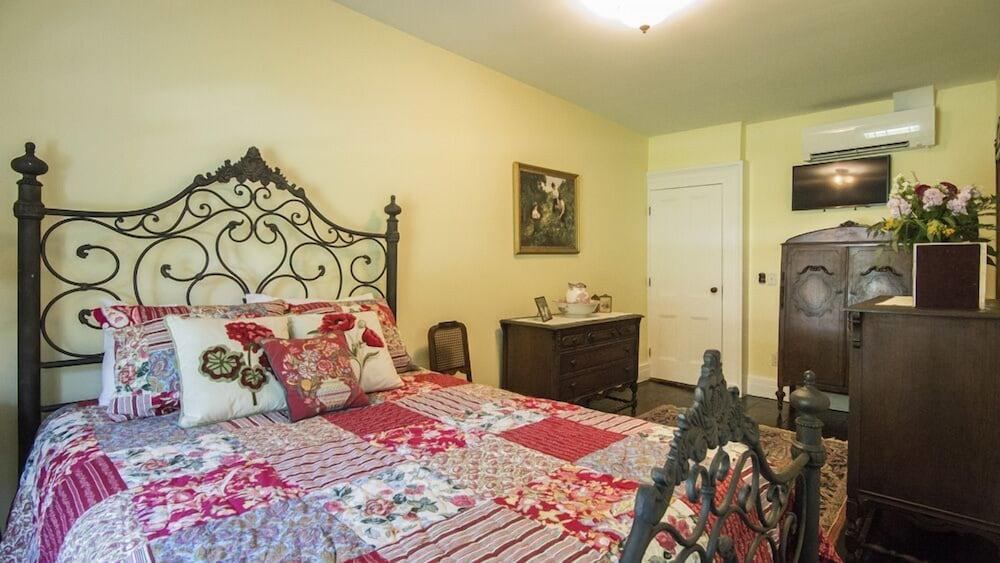 Brinckerhoff Inn photo 27