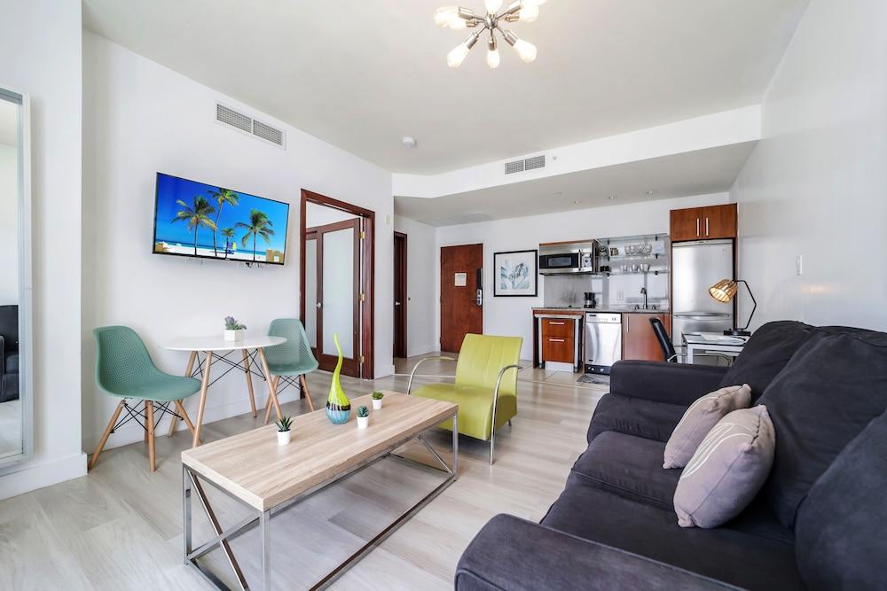 Strand Ocean Drive Suites photo 54