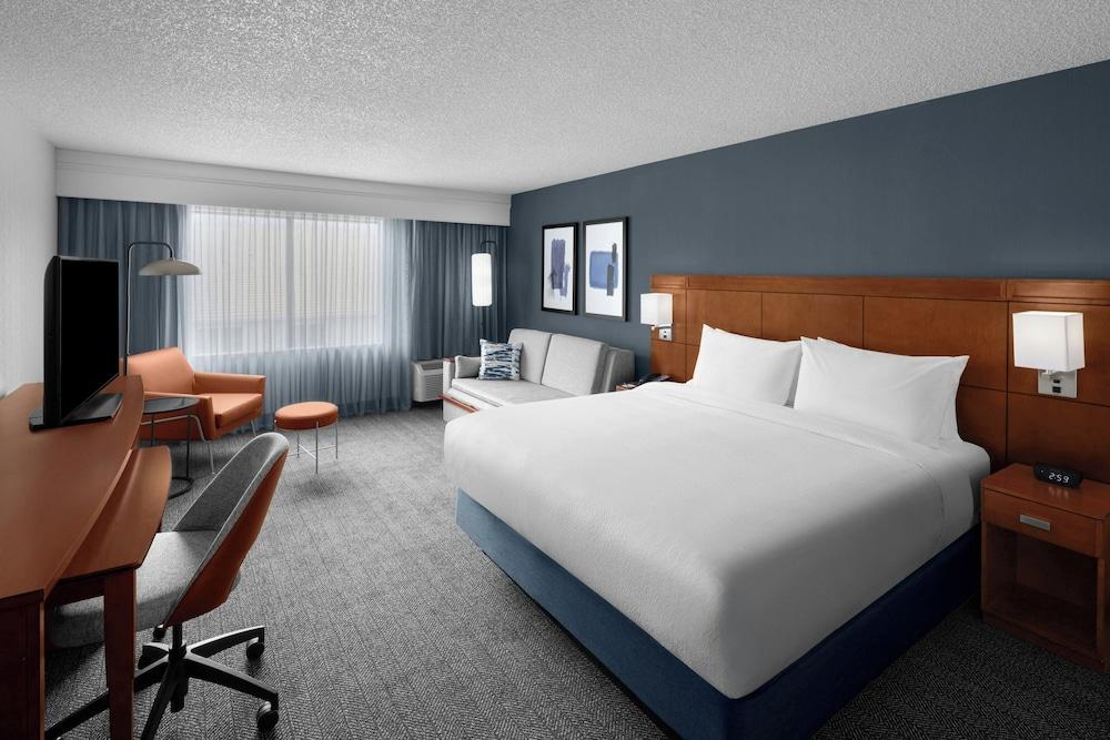 Courtyard by Marriott Sandy photo 13