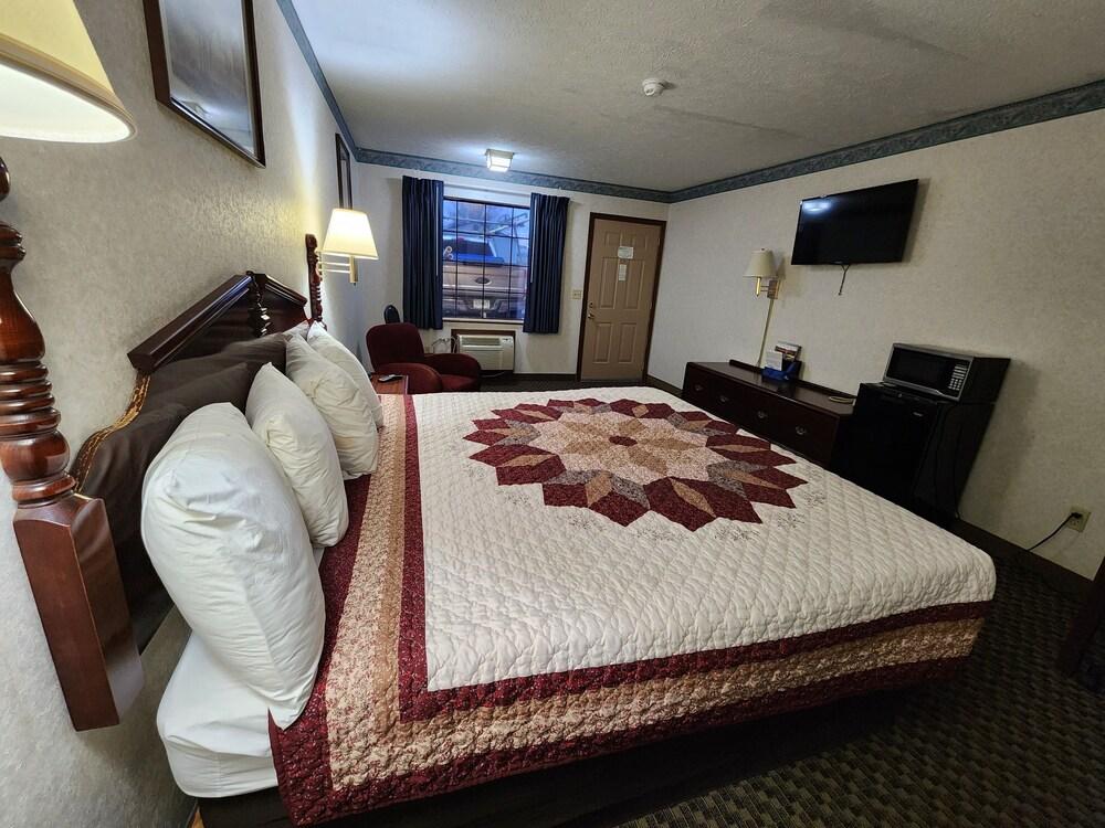 Americas Inn photo 62