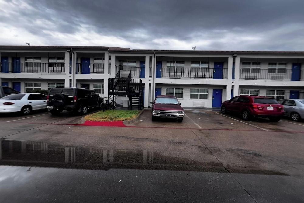 Deluxe Inn Motel By Oyo Grand Prairie Interstate 30 photo 23