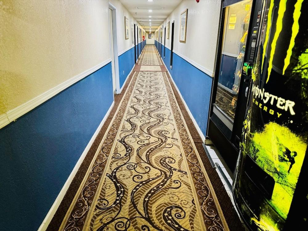 express inn photo 16