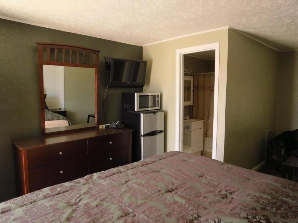 Best Inn Motel photo 14