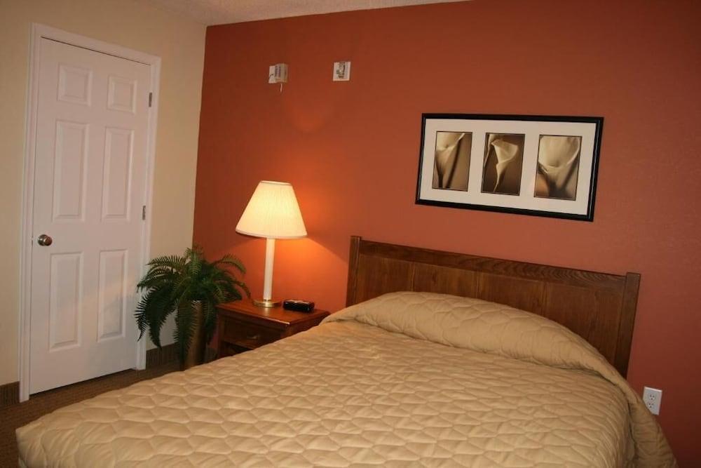 Affordable Suites Fredericksburg photo 23