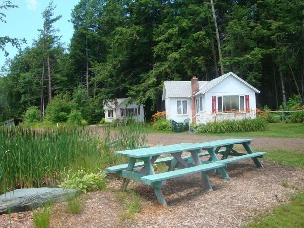 The Cabins at Autumn Mountain Winery photo 33