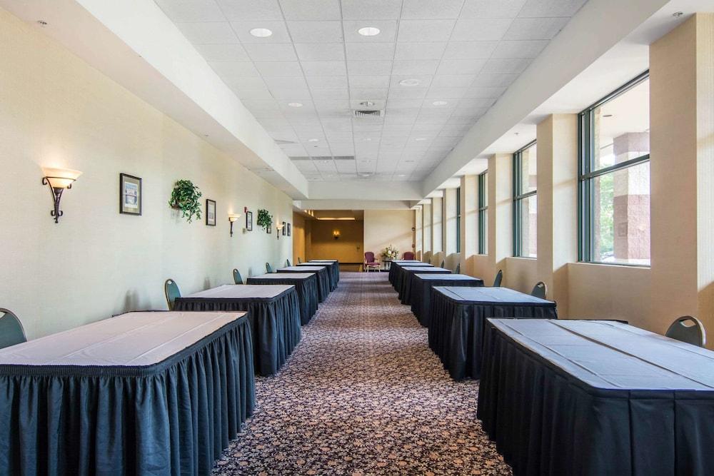 Sleep Inn Lake Wright - Norfolk Airport photo 39