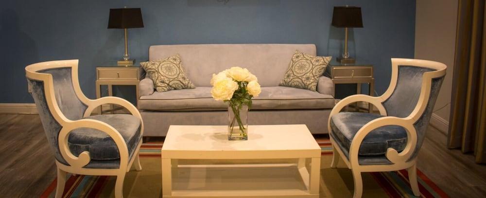 L.A. Sky Boutique Hotel photo 38