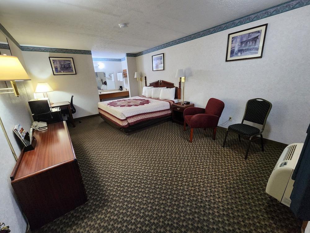 Americas Inn photo 69