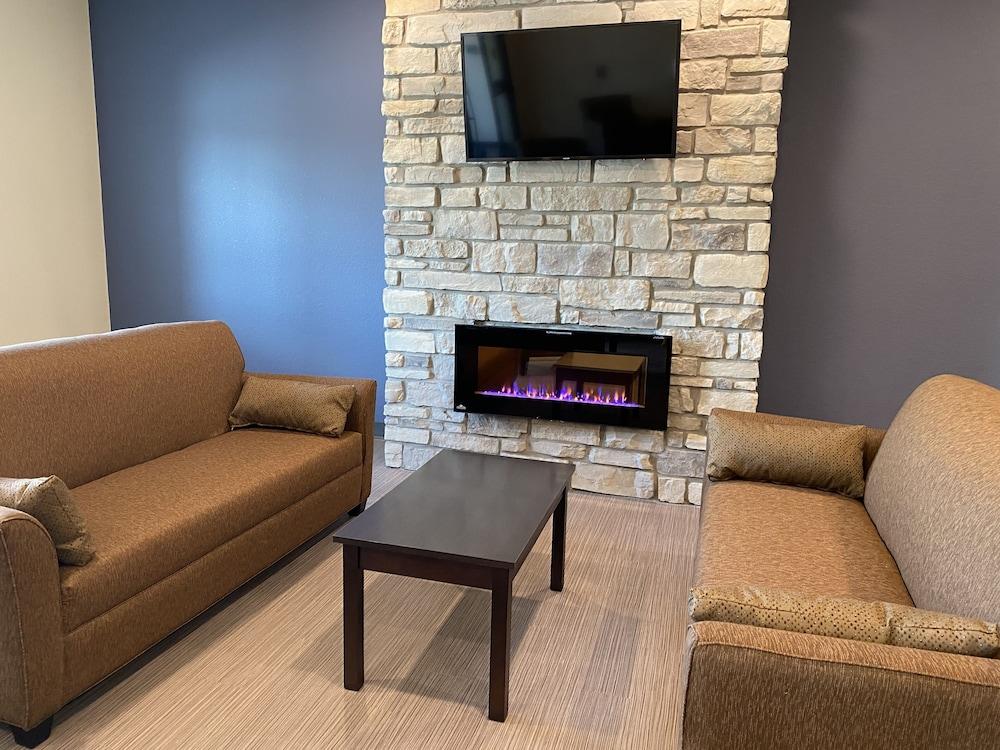 Cobblestone Inn & Suites - Forest City photo 19