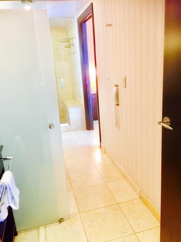 De Soleil Hotel on Ocean Drive photo 28