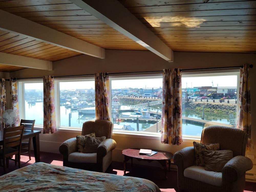Islander Westport photo 39