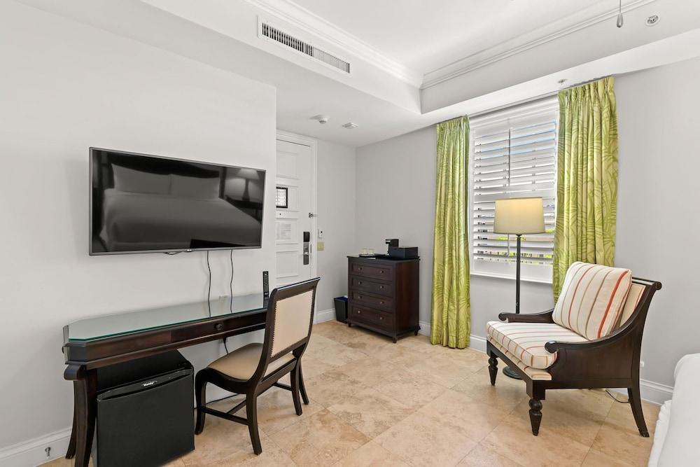 Ocean Front 2BR Residence photo 39