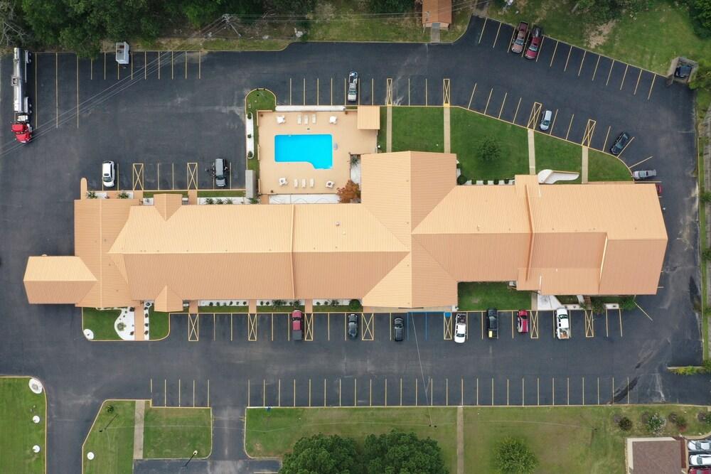 Quality Inn & Suites Corinth West photo 3
