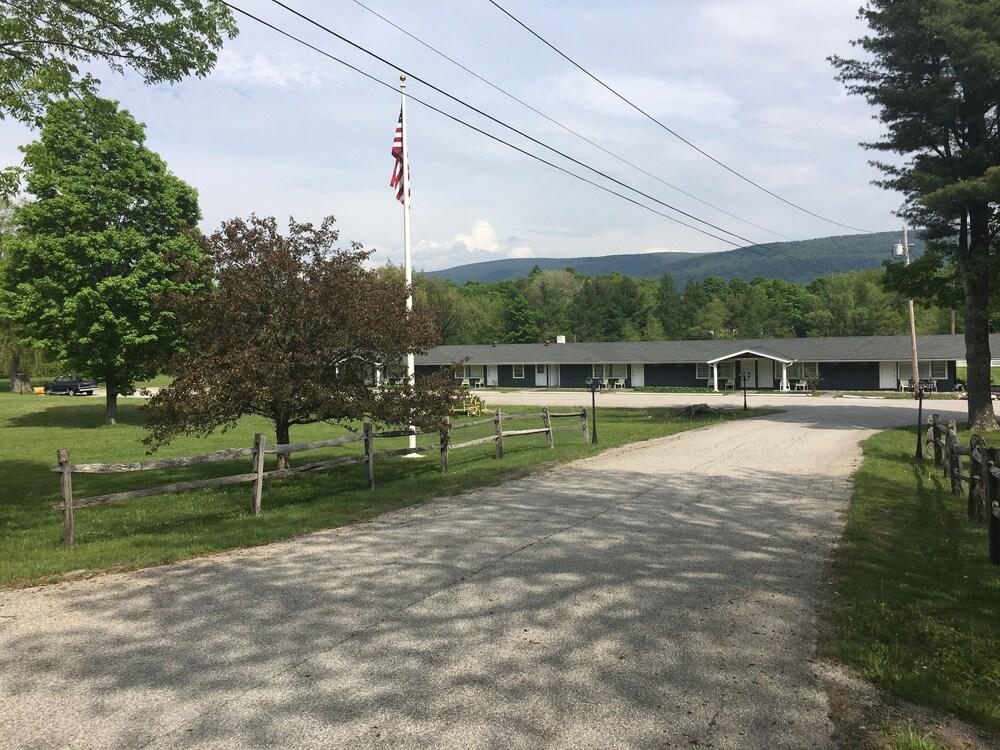 Weathervane Motel photo 60
