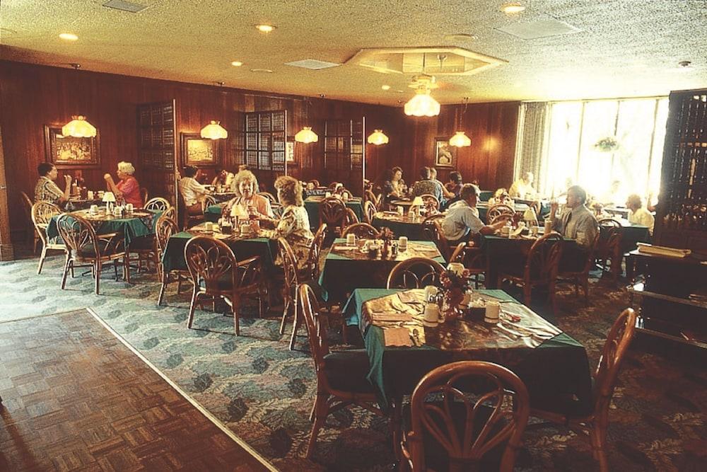 Meadow Court Inn photo 24