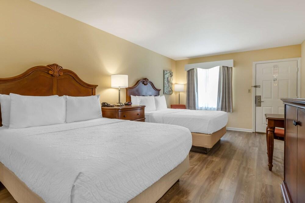 Best Western Plus Santee Inn photo 21