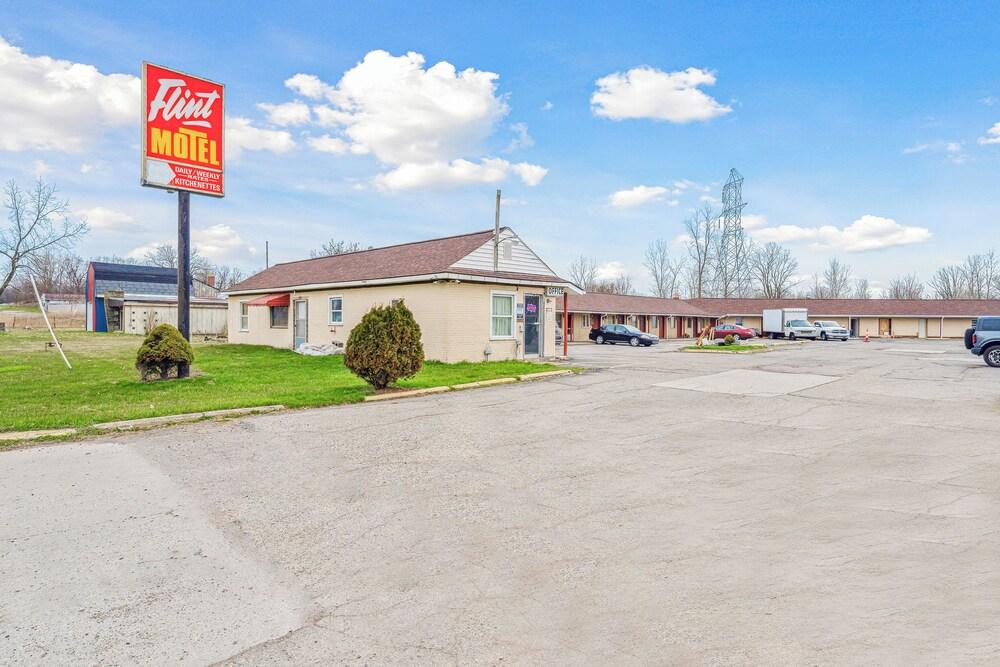Flint Motel by OYO MI Near I-475 photo 39