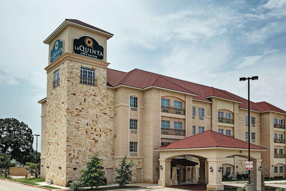 La Quinta Inn & Suites by Wyndham DFW Airport West - Euless photo 40