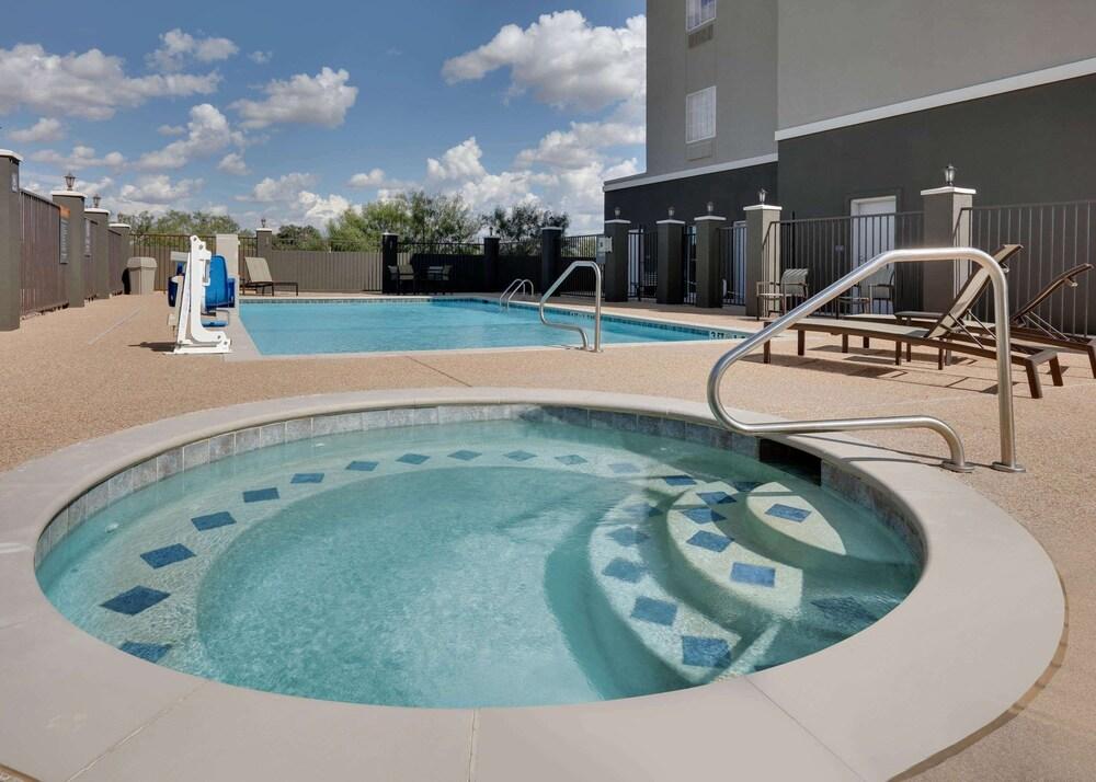 La Quinta Inn & Suites by Wyndham Big Spring photo 53