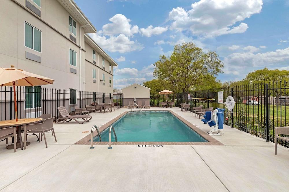 MainStay Suites Lancaster Dallas South photo 30