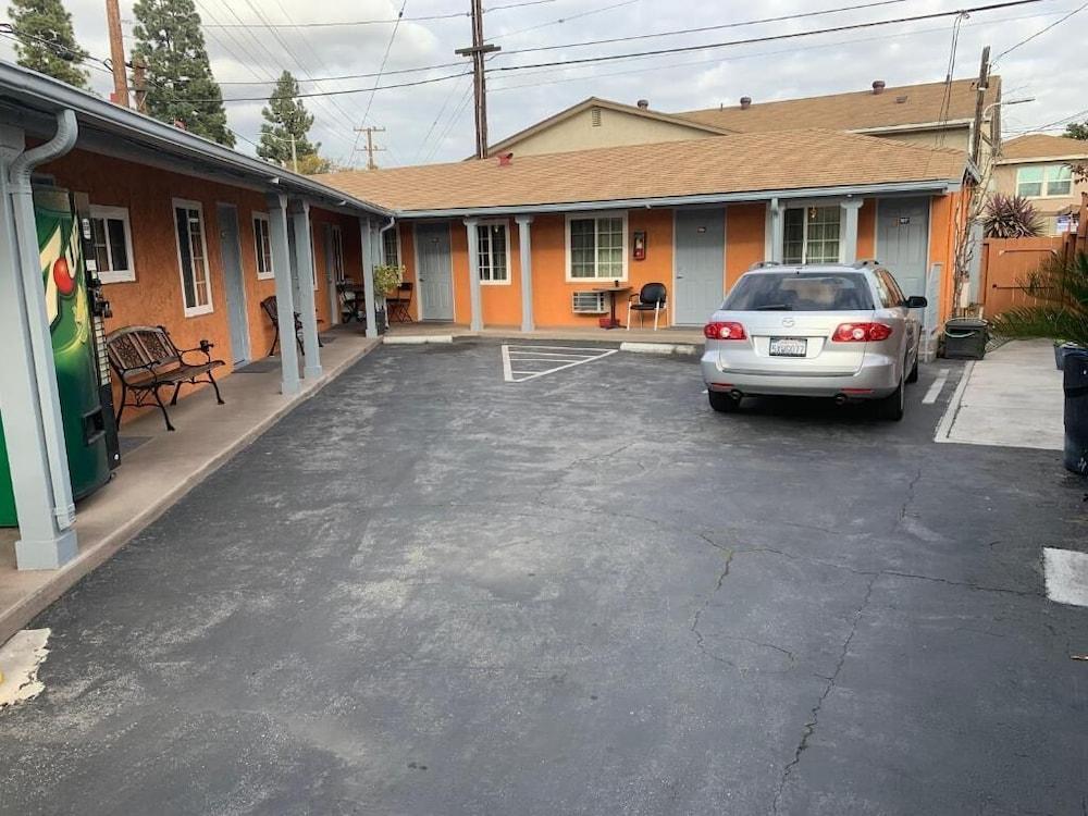 Sunlight Motel photo 14
