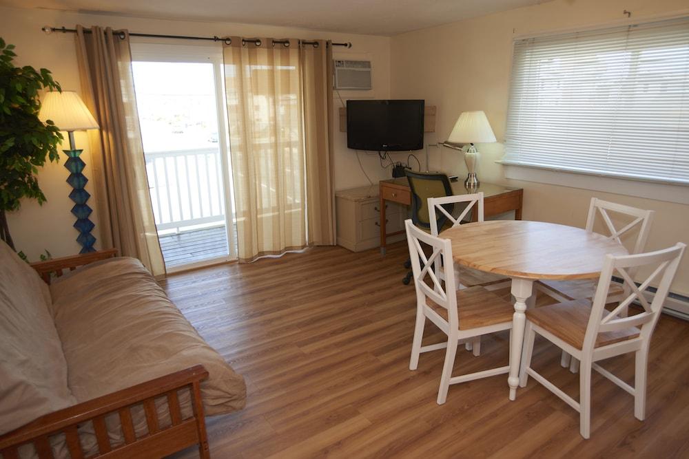 Marguerite Motel photo 16