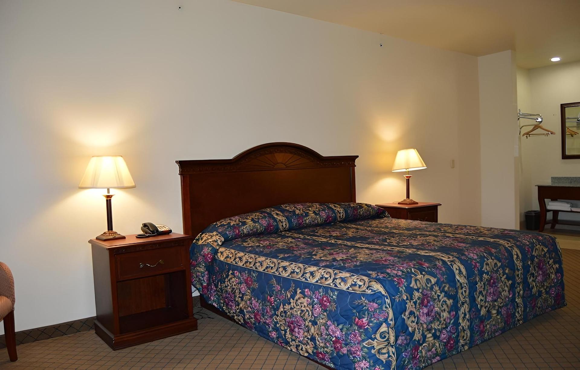 Super 8 by Wyndham Kiowa photo 8