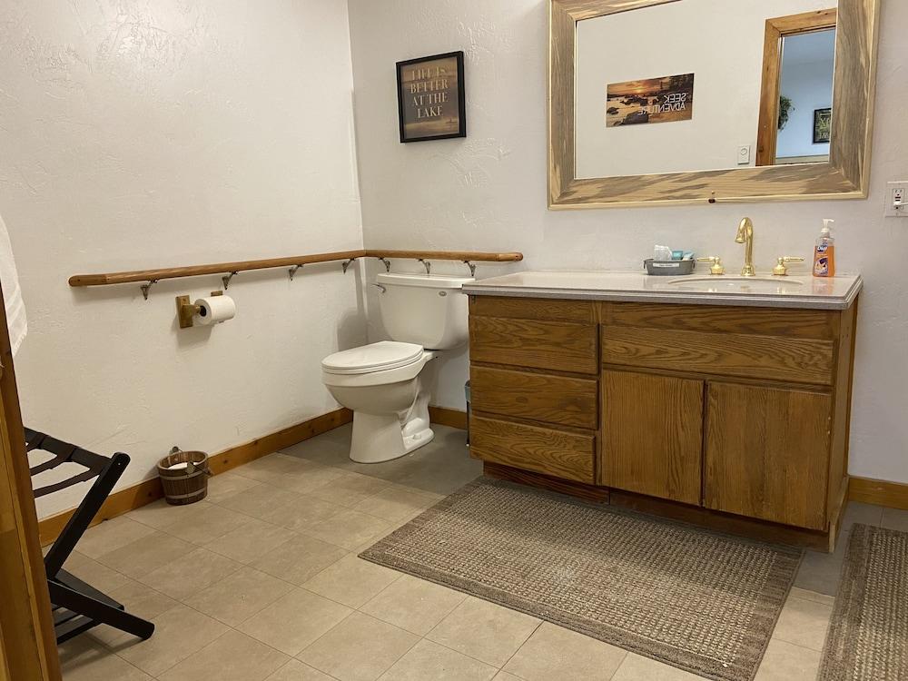 Cascade Lake Inn photo 52