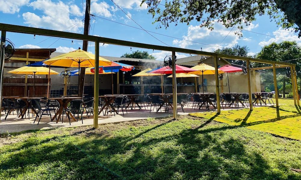 Maven's Inn & Grill photo 8