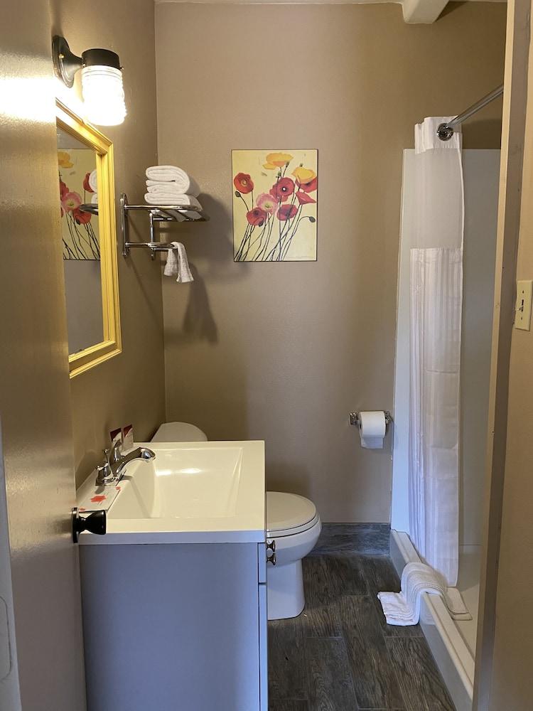 Valueinn Motel photo 40