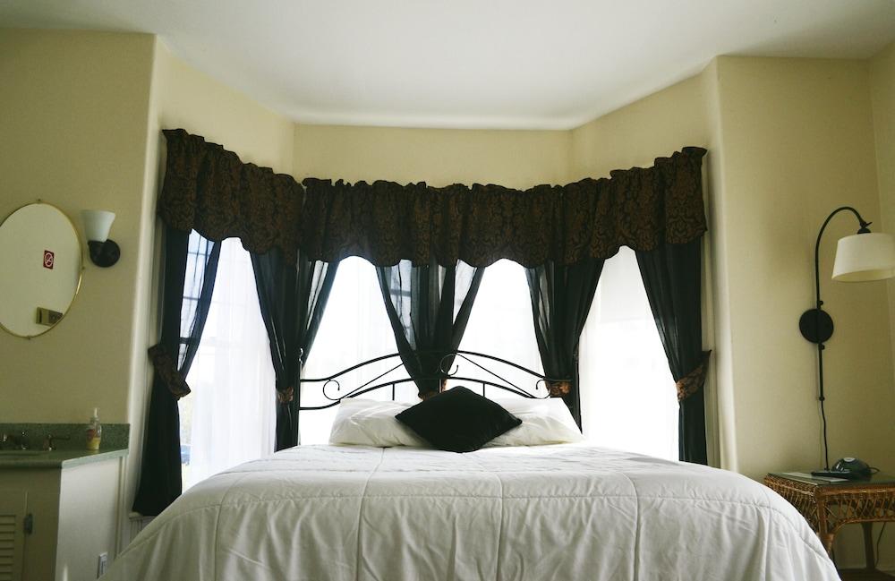 The Whitetail and Suites photo 16