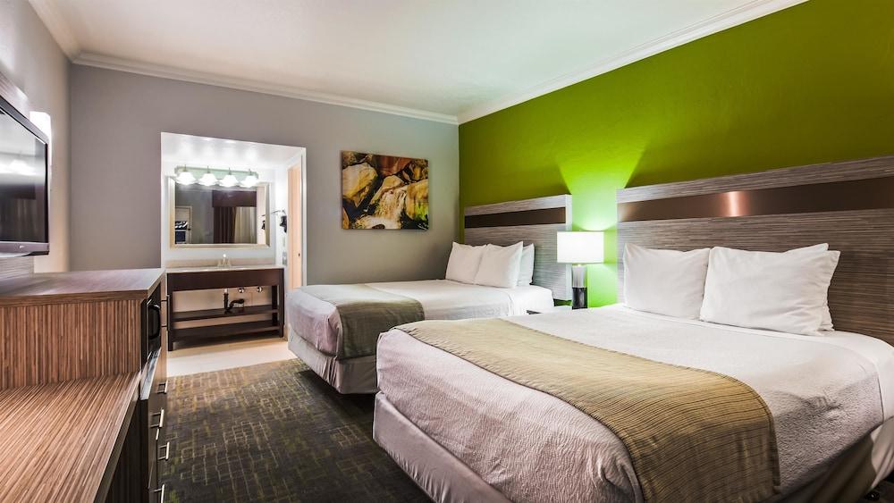 SureStay InnSuites Phoenix Hotel & Suites by Best Western photo 7