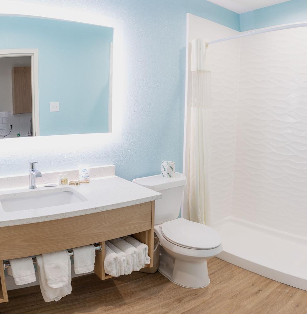 Dunes Inn & Suites photo 7