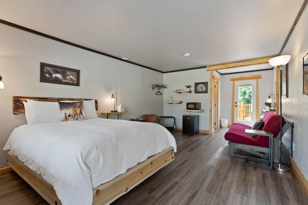 Lake Village Lodge photo 1