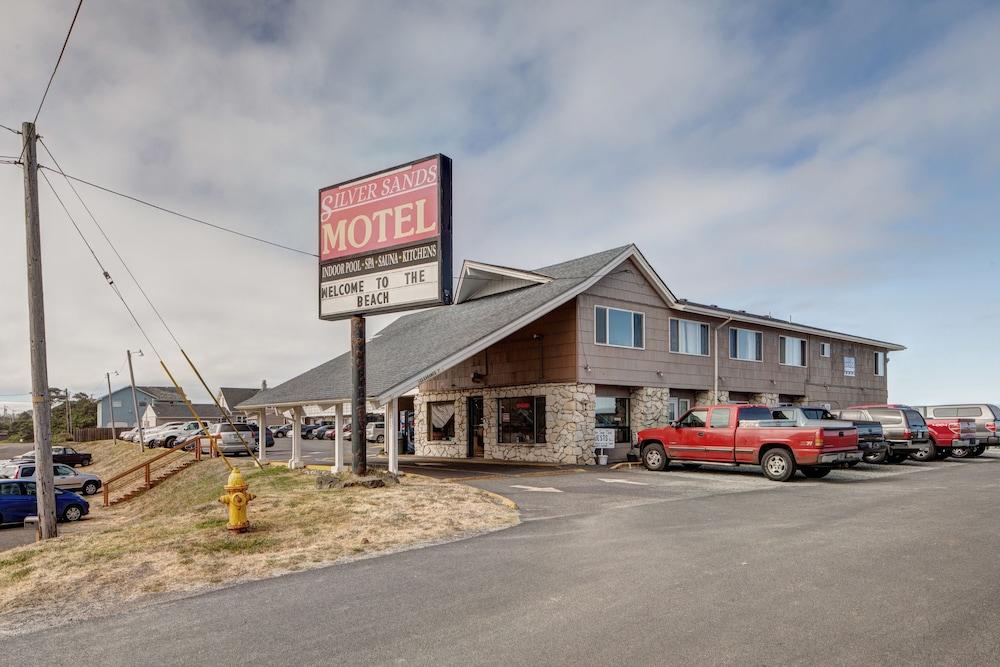 Silver Sands Motel photo 32