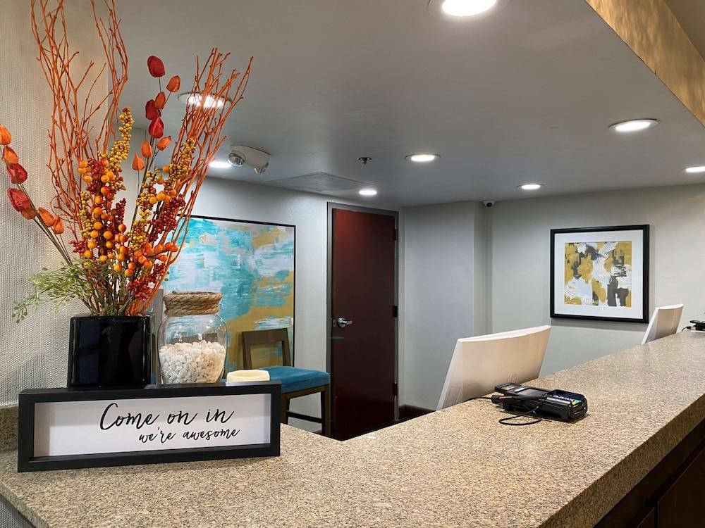 The Addison Hotel, SureStay Collection by Best Western photo 10
