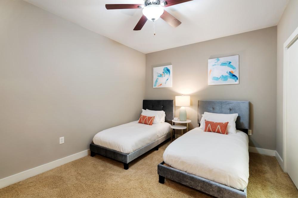Kasa Legacy Town Center Plano photo 13