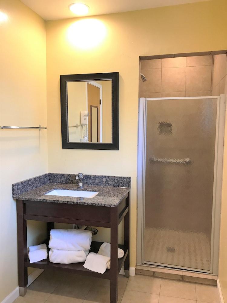 Bestway Inn photo 33