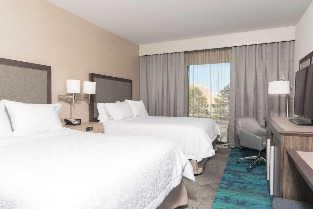 Hampton Inn & Suites Chicago Schaumburg photo 33