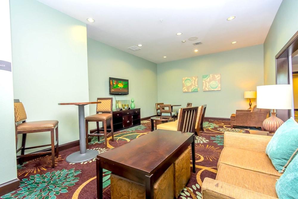 Staybridge Suites Houston IAH - Beltway 8 by IHG photo 33